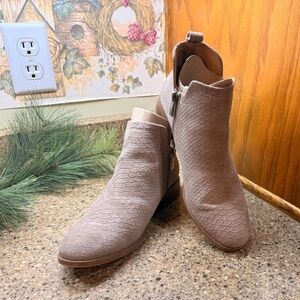 👢 Franco Sarto Rocky Ankle Booties – Taupe